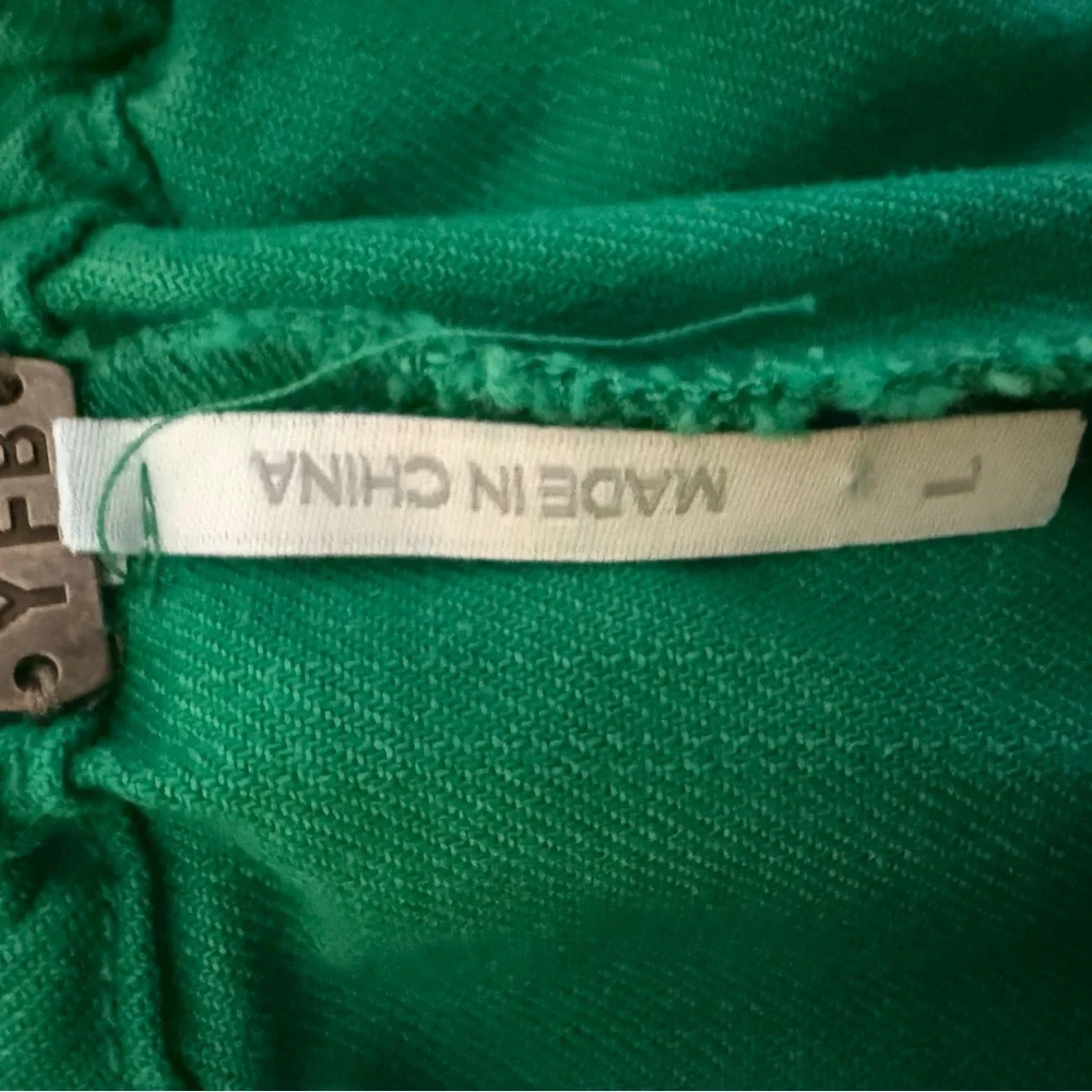 Green Women’s Pants - Picture 4 of 4